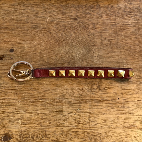 Linea Pelle Studded Red Keychain - Picture 4 of 10